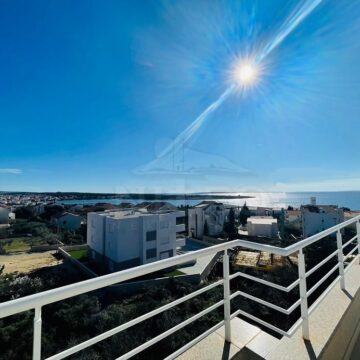 Apartament dla 4 osób z panoramicznym widokiem na morze